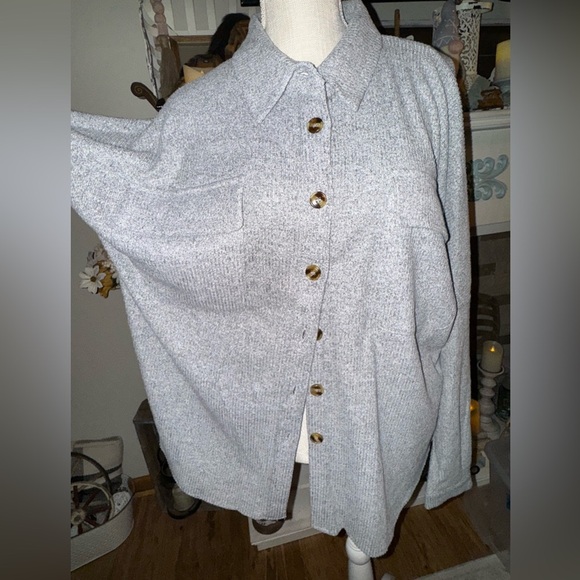 Theo & Spence shacket. Super cozy. SIZE MEDIUM NWT - Picture 2 of 12